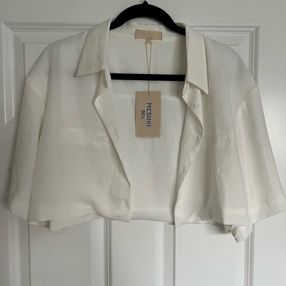 Meshki Cropped Button Up - Picture 3 of 5